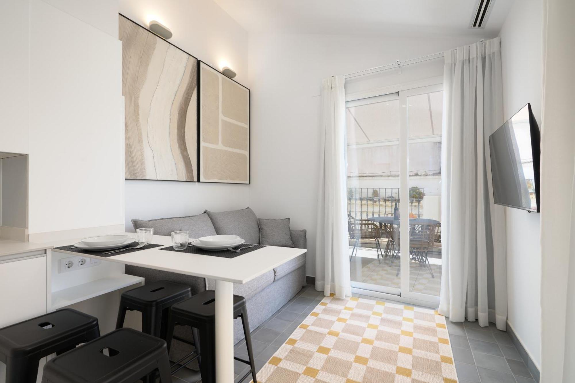 Naranjas Y Limones Sevilla, By Homing U, Seville